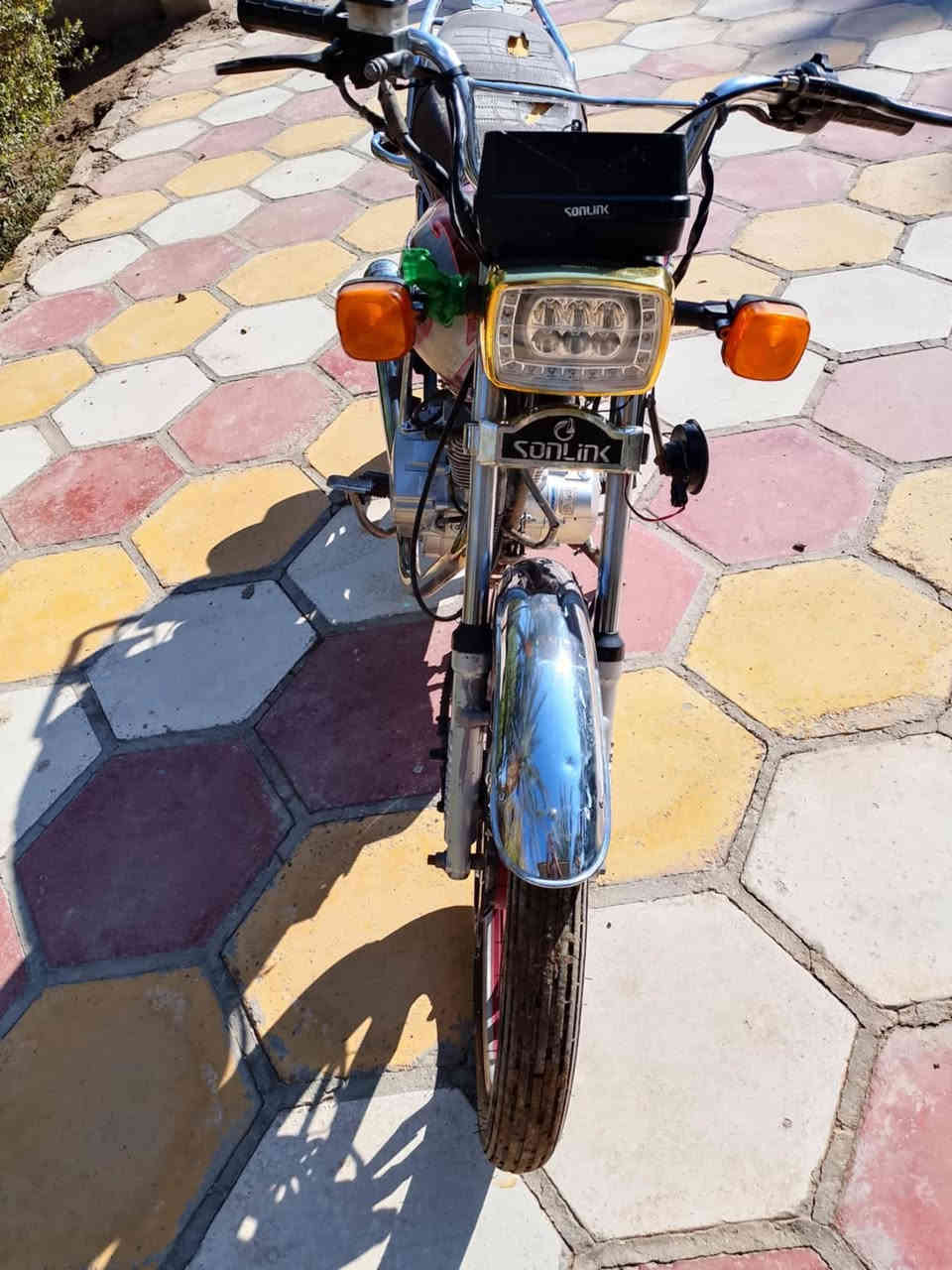 السلام عليكم ورحمة الله وبركاته دراجه سافانا للبيع مديل 22 مكفوله كفاله عامه. اوراق كامله مكينه جديده اشياير هورن دشبول كله جديد دراجه جاهزه دراجه خير من الله ماتخسر عليهه ربع دراجه كبال عينك ماناقصه شي  مكان الدراجه بابل الحمزه الغربي 
شغل واطلع والسعر 600وبيه مجال قليل للشراي بي خير ويدلل هاذه رقمي ***********
