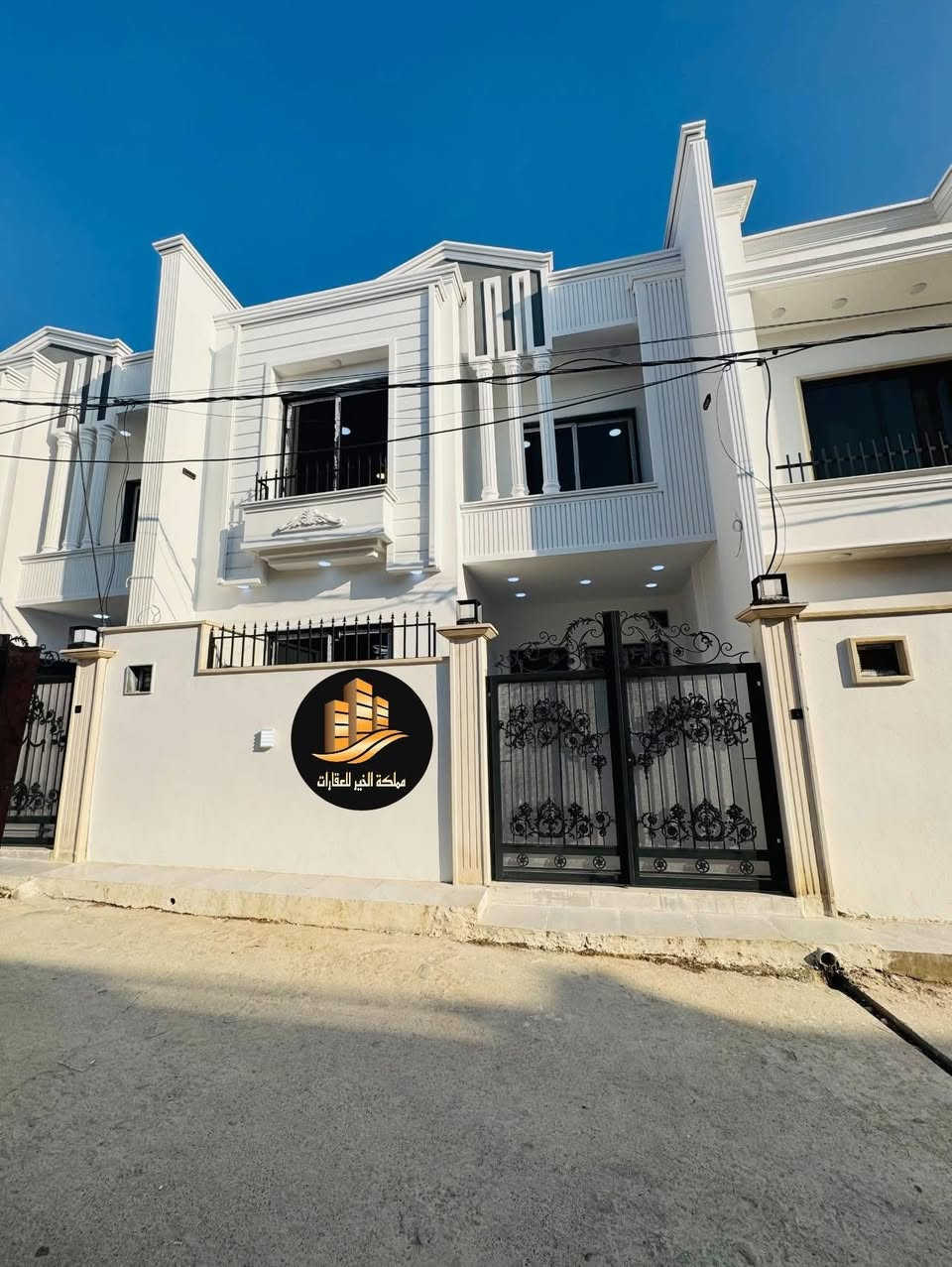 للبيع 
#عقارات_مملكة_الخير 
داران للبيع في حي الملايين الاولى 
 جمعية حمورابي تحويل مباشر قرب جامع الصواف 
المساحة 145 متر  واجهة 8 متر لكل بيت 
 خمسة غرف نوم بناء فول 
لطلب السعر اضف تم 

*********** 
***********‏‪
او مراجعة مكتب مملكة الخير للعقار الكائن في سايدين  البحرين قرب قاعة الفخامة للاعراس
