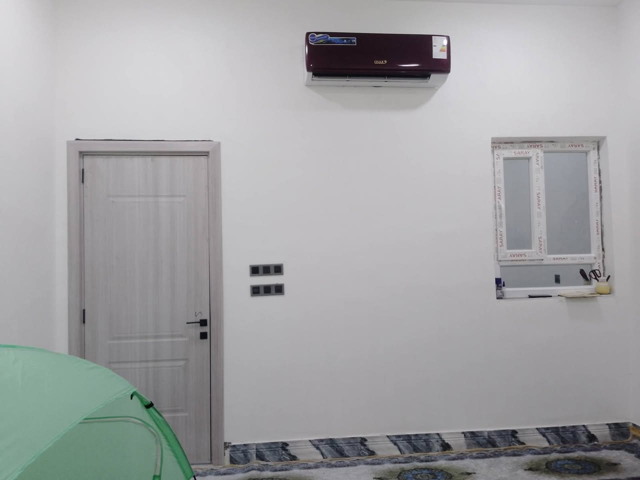 دار للبيع قرب جامعة ذي قار بشارع المهندس مساحته 200متر فرعي للاستفسار ***********
