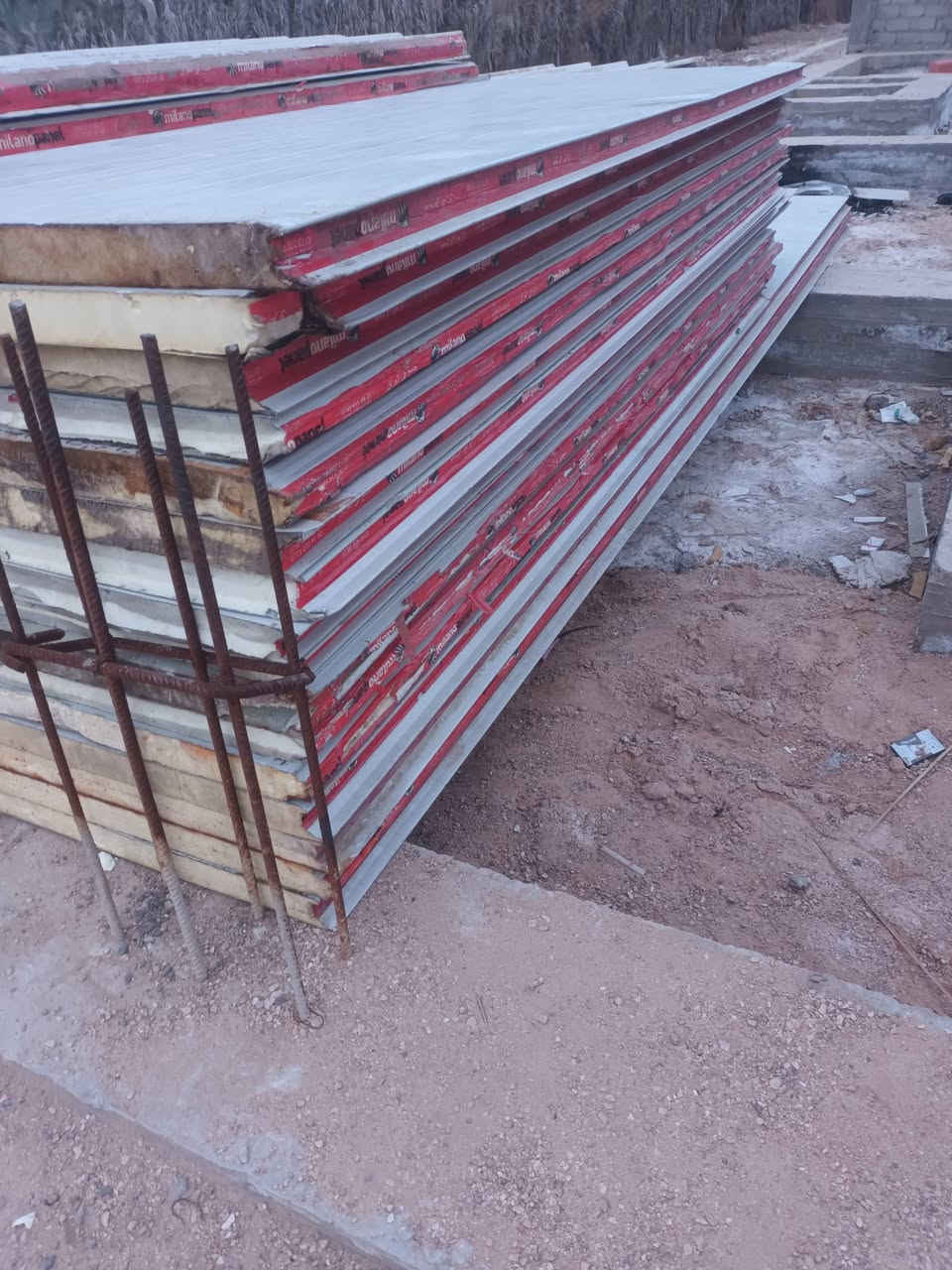 السلام عليكم سندويج للبيع النوعيه اروهان التركي متوفر سقفي وجداري نضيف درجه أولى كافه القياسات متوفره العنوان كربلاء خلف جامعه العميد للستفسار ***********
