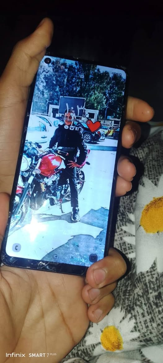 سلام عليكم جهاز للبيع اسمهA21sابسعر 60 بس الشاشه تعبانه ما مبدل كلشي بي الخاص مفتوح رقم تلفوني ***********
