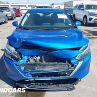 سنترا SV • كاميرا خلفية • ضربة أمامية