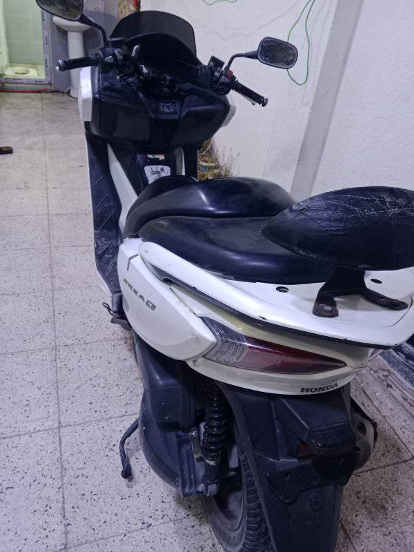 سلام عليكم فورزه صفر 12 مكفوله أوراق أصولي نضافه كفرات 90بالميه مابيهن كسر بس شكم زلغ بسيط كلش 
محرك مكفول 
كلج امامي بي رجفه فقط مكان بغداد الحريه ***********
