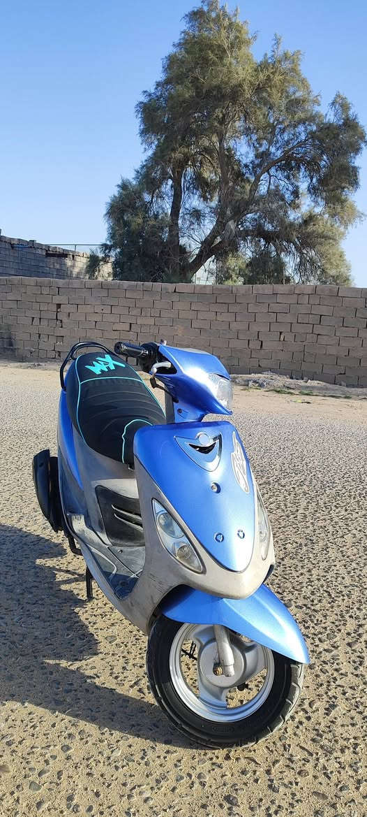 السلام عليكم ماكس قچمه للبيع دراجه كفاله ما مفتوحه تجي وتجيب وياك مصلح يفحص دراجه كامله من كلشي دبلات امامي خلفي جديد رباط مكينه جديد كهربائيات كلها شغاله من الطول للطول الدراجه ربع ماذب عليها الدراجه نگره سلف تجي وتشوف بعينك شاهد الله احله من الصور مكاني البصره الزبير  السعر 700 وبيها مجال حگ الجيه للستفسار اكثر اتصل وانه خادم *********** ولمو شراي رجائن لايتعبني
