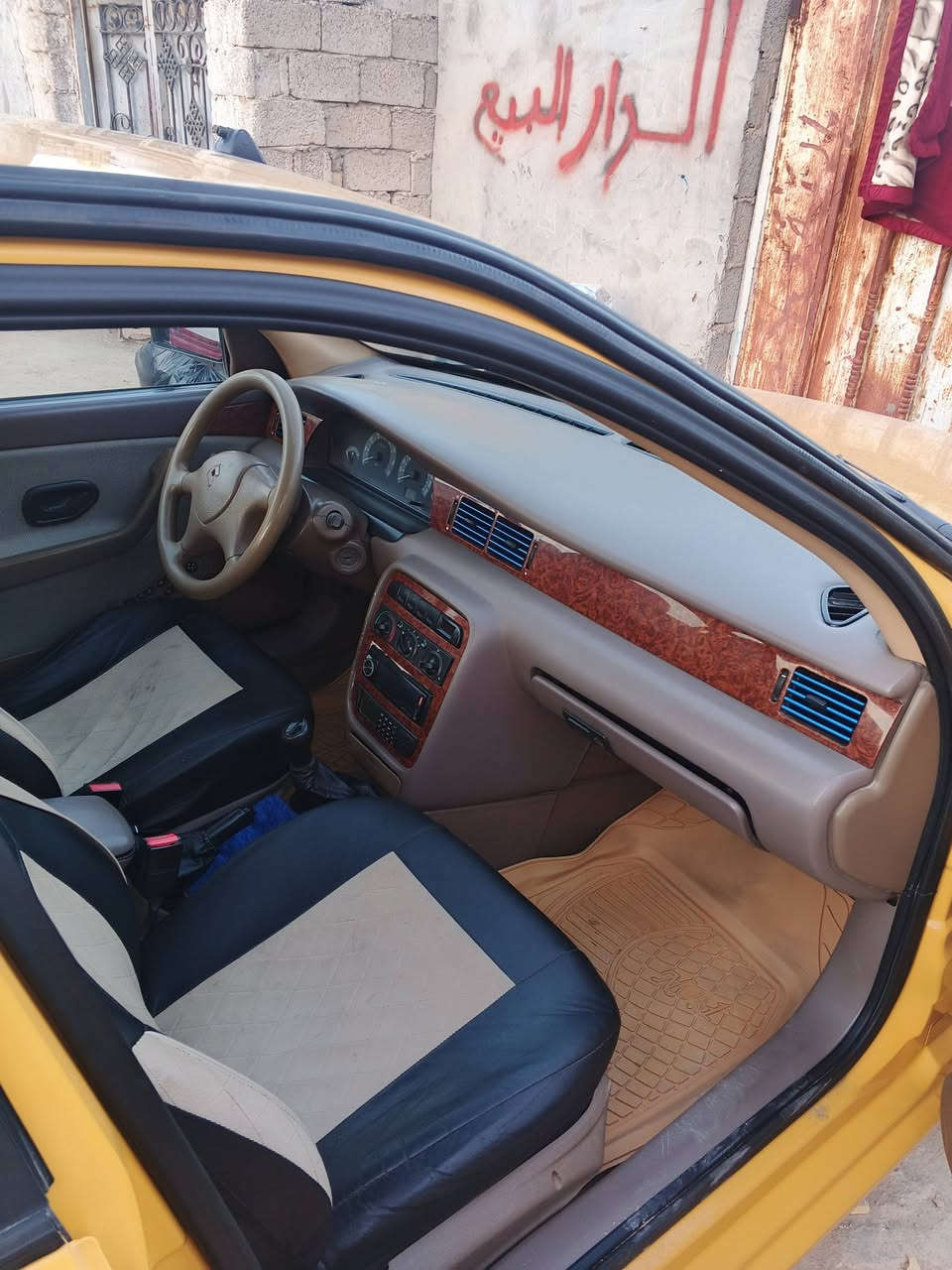 السلام عليكم سياره سمند للبيع سياره جديده مال بيت مامشتغله تكسي ماشيه 120 الف حقيقي سياره مكفوله كفاله عامه السعر 52 هاتف ***********
