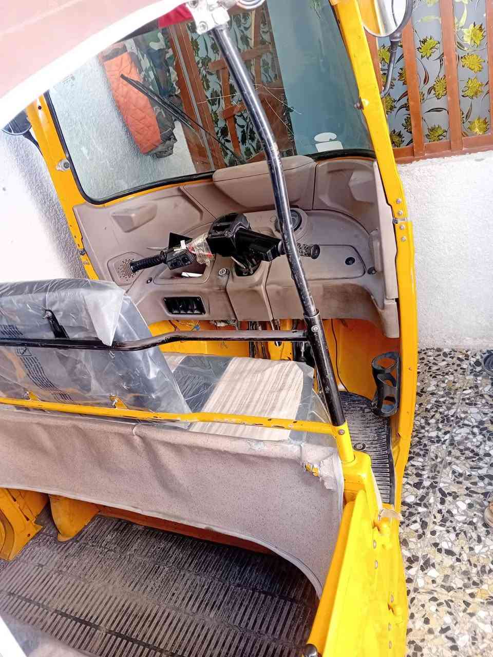 السلام عليكم تكتك البيع موديل ٢٠٢١شهر ١١ مكاني بغداد الحسينيه مال رشديه
رقم المبايل *********** هاذ الرقم واني بل خدمه 
اي سال يخابرني
