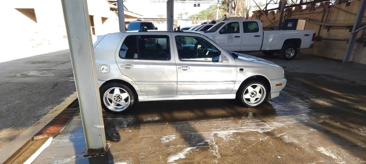 رمضان كريم على الجميع
للبيع
كولف
موديل  1993
محرك 2000
كير أوتو
سلايت كهرباء
الجام الأمامي كهرباء
ويل بوربت حجم 16 تو سايز
مضخم صوت
مكينه وكير كولش نظاف
تبريد ثلج
صدر امامي خلفي جديد
السياره حلوه ومتعوب عليهه
السعر ٥٨ $
مكان السياره السيديه شارع الخيزران
***********
