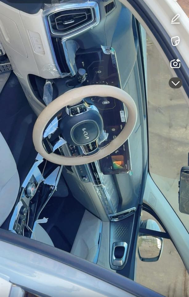 كيا سورينتو (2025 V6)🤍🔥
خليجي🇰🇼
تم تنزيل ✅

🚘 ماشية 23ألف كيلو
🛞 ويل قياس 20
📺  داتاشو 
مثبت سرعه 
بنورما
📷 دبل كاميرا
💡 إنارة داخلية
🚨 حساسات أمامية وخلفية
⚙️ كير ماوس 8 نمر
🚪 جنطة كهرباء
🛣️ أربع وضعيات قيادة
💺 كشنات كهرباء
🔋 شحن وايرلس
🔢 رقم بغداد 
📄 السياره بسمي 
🔄 مداور ثاني يوم 
ملاحضه بيها 
ضربه باب الأخير مامصلحه علا وضعها موجوده بصور 

📮 السـعـر 320$

مكان تواجد السيارة: النجف مشخاب 
رقم صاحب السيارة: ***********
ا
