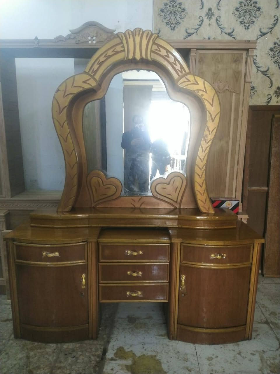 غرفه 6 بيبان ملحق خارج وداخل صاج شغل درجه اولى مستخدم بنضافة 95٪
موديل النفخ موديل الدنك الصاج 

السعر مليون و١٠٠ الف

عنوانا بغداد الأمين الثانيه 
توصيل مجاني داخل بغداد 
يتوفر توصيل للمحافظات 
***********
