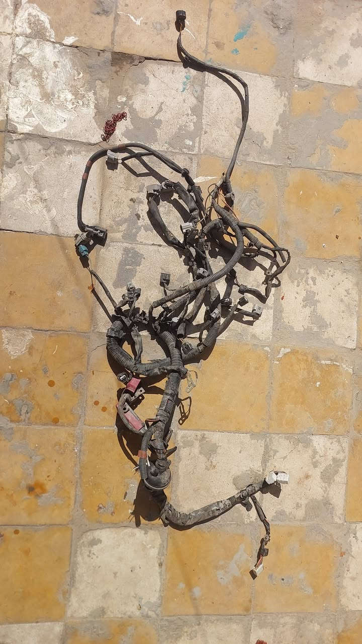 غراض كورلا بكاتجو 1nz 
كير اوتو بدون فنديشن شغال ب ٥٠
تورباين ب ٢٥ 
جويترات ثنين الواحد ب٣٠ مال كصة جدد
دكشن بارد ب ١٥ 
دبة باور جديدة مال كصة ب ١٠ 
قطرة مال كير ب ١٠ هية وقاعدتها 
داينمو ب ٥٠ 
ضفيرة ياباني اصلية مال كصة جديدة ب٧٥ 
عقل ب ٧٥
شوتة هي والجوين ب ١٠
مكاني مدينة الصدر
***********
