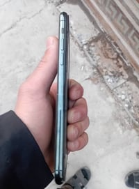 ايفون ١١برو ماكس للبيع جهاز مامفتوح ولا مبدل شي عله حطة الشركه الجهاز ...