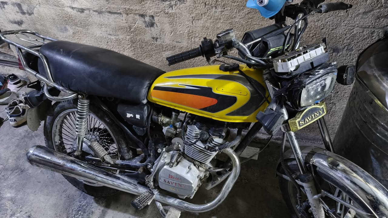 سلام عليكم دراجه سيفان 5كير الدراجه مكينه مامفتوحه تشتغل هندر فقط بيها سلف بس يراد ترتيب للكهربأيات الويل اليوره يرادله تبديل الصينيه طاكه مالته ابيع كوم حديد حمل او اخذ سعرها 275وبي مجال حك الجيه مكاني بغداد الكماليه الشراي يتصل ***********
