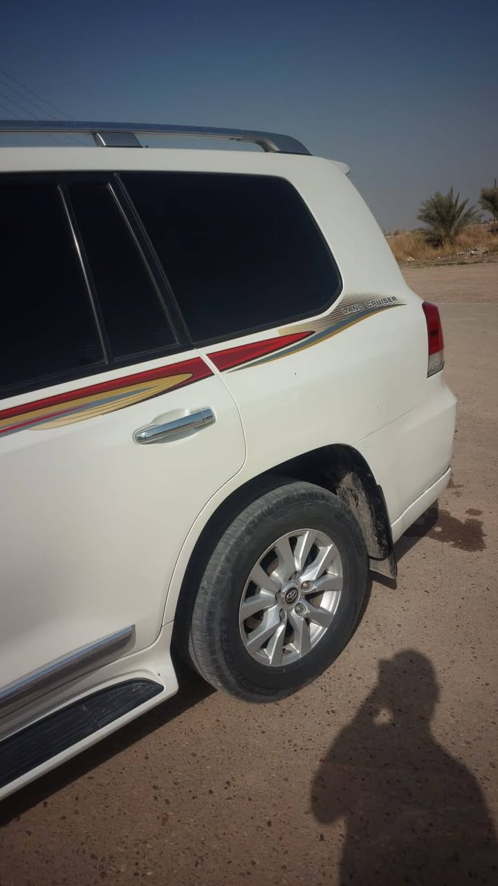 لاندكروز ١٧ بغداد باسمي تحويل مباشر بدون صبغ مكانات بارد السعر ٤١٠ $ بي مجال بسيط...
رقم ***********
