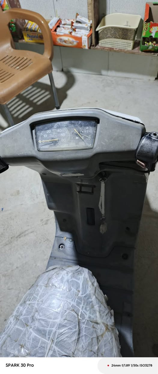 سلام عليكم دراجه بيكم ياباني دراجه كامله بس نقص باتري شغاله هندر واحد دراجه خبط على ايد وحده من نزناهه رنبه خير من الله شغل او طلع السعر 225بيهه مجال المكان ديالى الخالص مقابيل لاسود مكلف بالنشر رقم صاحب الدراجه ***********
