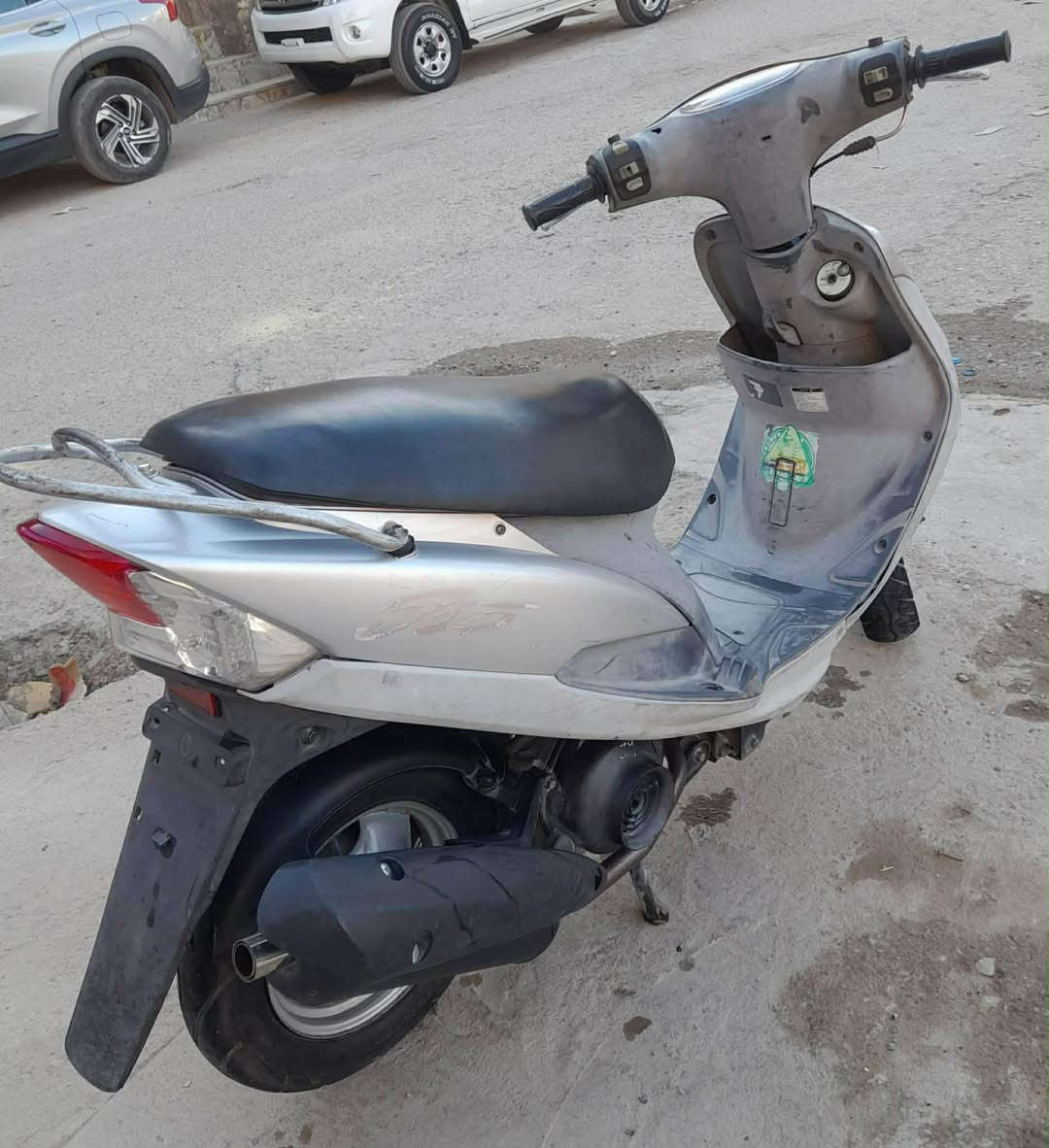 سلام عليكم شباب
دراجه ماكس منغولي نضيفه نضافه عامه مكفوله من الكفر للكفر وبعتهي جديده ما صاله 5 اشهر من طالعه ومختمه من فوك لي جوه السعر خاص ((المو شراي لا يتعبني))  المراسله خاص او التصال عله هاذ الرقم ***********
