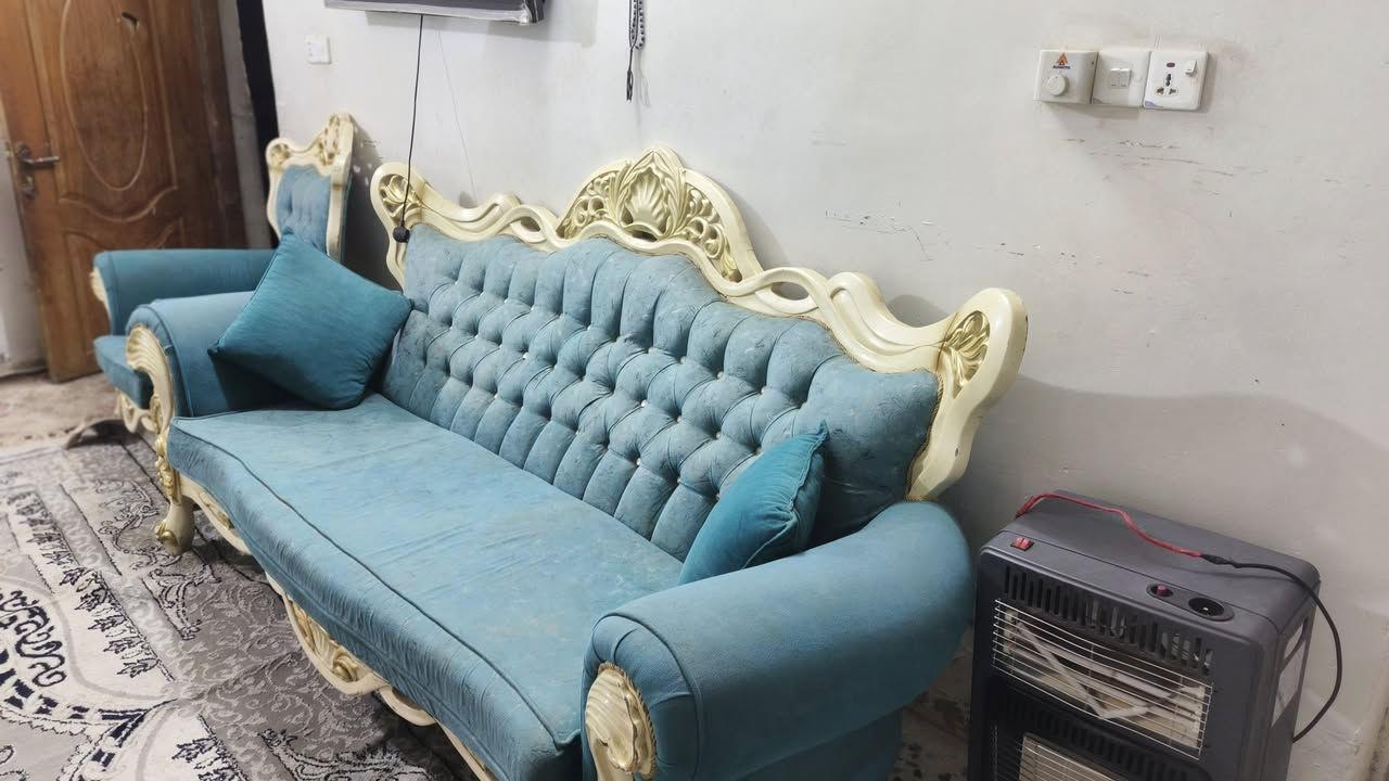 تخم تركي عشر مقاعد  نضافه ٩٠ بلميه كلش راقي  السعر 525 وبي مجال العنوان بغداد البلديات الصحفيين***********
