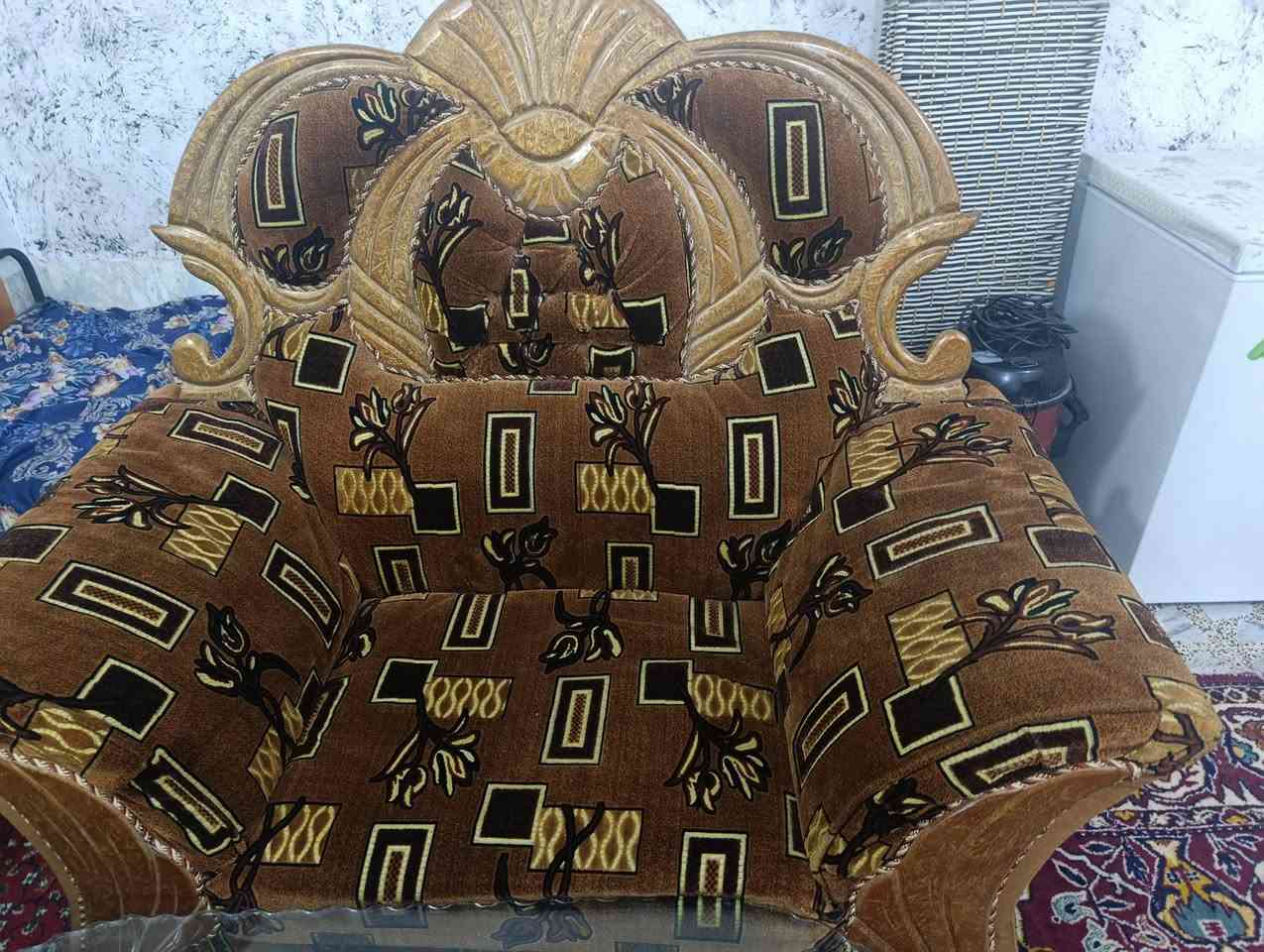 تخم قنفات مستعمل نظيف قطعتين كبار واربع قطع صغار السعر 250 وبي مجال قليل للاستفسار الاتصال على الرقم ***********
