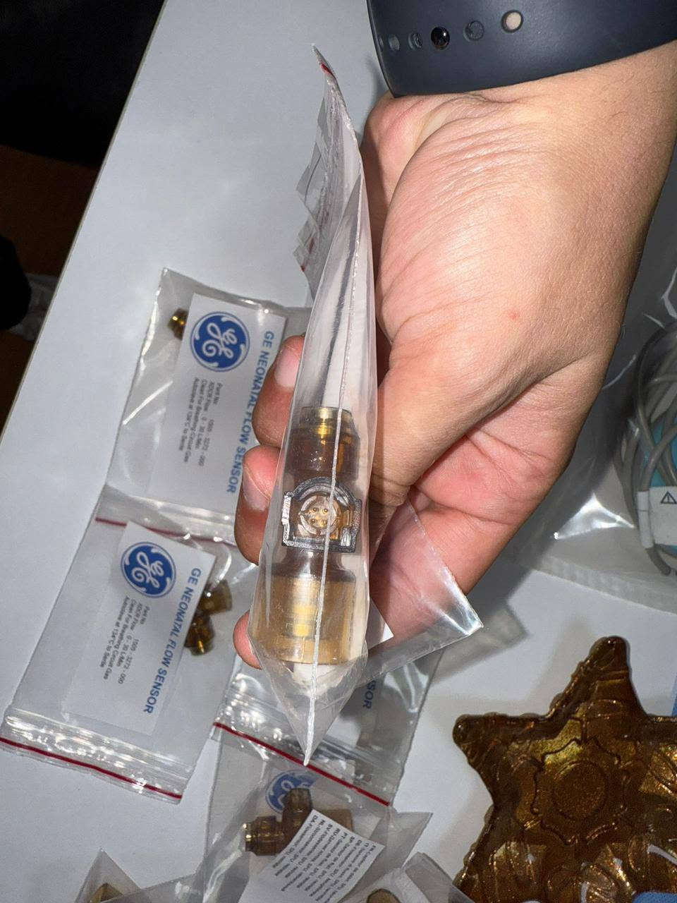 السلام عليكم ورحمة الله 
توفرت قطع غيار أجهزة فنتيليتر GE 
1- NEONATAL Flow sensor.
2- Expiration valve.

مدة التجهيز 3 أيام فقط 
الحجز والأستفسار مراسلة الصفحة 
او الأتصال بالرقم. 
***********

@highlight
