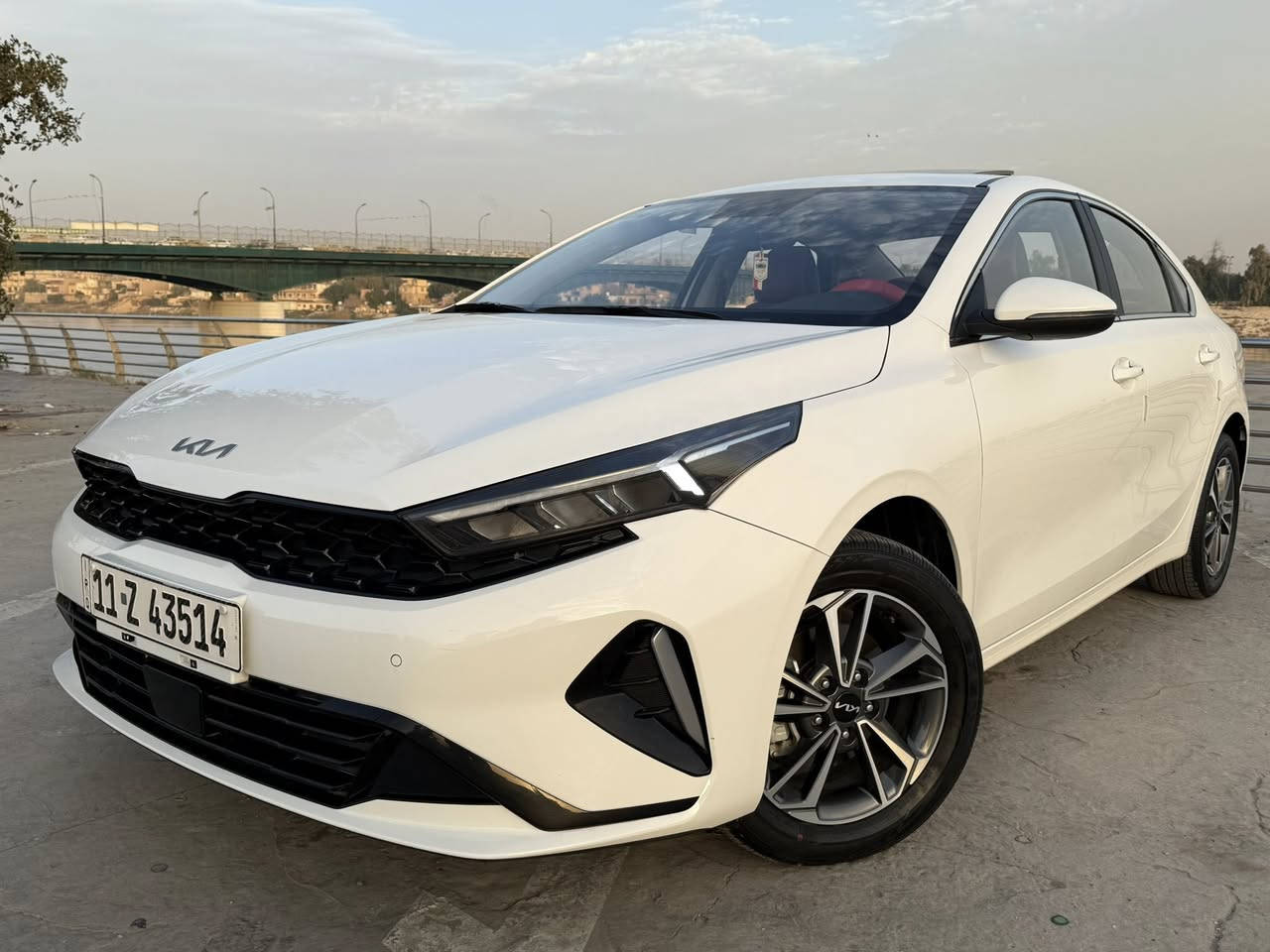 السلام عليكم
كيا سيراتو K3 الشكل الجديد رقم بغداد  موديل 2024 

مكفول من صبغ 

/ فقط بارد جاملغ امامي / ماشية 8  الف

المواصفات  : بصمة تشغيل وابواب / سلايد  / كشنات جلد /

شاشة ديجتال / هندبريك دكمة / اوتو هولد / يدات نيكل / تراكشن كنترول كروز سرعة وتحكمات كاملة  / 4 انظمة درايف مود / لايتات ليد ✅ / اشارات بالمراية  / ويل كب كروم / تبريد لمس / شاشة كبيرة / 4 دسكات. 

مكاني بغداد كريعات  

للحجز والاستفسار :- ***********
