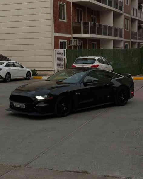 للبيع موستنك gt 2020 تراك بكج نسخة fifty five 
لون اسود 
كير اوتو عشر نمر 
السيارة فول مواصفات افول شى بل gt 
دجتل 
اكتف اكزوز 
اربع وضعيات قيادة
شاشة جبيرة sync3  ( ابل كار بلي ، اندرويد اوتو )
سبوفر بلادي 
سستم سماعات
كشنات جلد 
تبريد تدفئة كشنات 
نقط عمية 
تحديد مسار 
مانع اصطدام
فجوج برمبو سته بستم اكبر شى اجه للموستنك 
اضاء داخليه للسيارة بلادية 
اشارة الحصان بل مراية الجانبية 
باجات نسخة ال 55 
كيجات مال تراك بكج مال فايكوم و اويل برشر
ويالة تراك بكج اصلية حجم 19 وتخم تايرات جدد 
السيارة عليهة اضافات خفيفة 
اكسل  مال تراك بكج 
لويات ايباك
داون بايب 3 انج
اكس بايب روش اصلي 3 انج 
برمجة 
السيارة بين فترة وفترة اسويلهة ادامة من ناحية الدهن و البلكات 
مهتم بيهة كلش 
السيارة ب اسمي سنوية تحويل ثاني يوم بس وكالة ما اسوي فقط تحويل ب اسمي رقم اربيل الجديد اني المالك الاول الى السيارة 
 ماشيه 52,500 كيلو 
الحادث ( الجاملغ الخلفي جهة الراكب مصبوغ و نص الجاملغ 
الامامي و البنيد ) حادث امريكا فقط
السعر على الخاص او التواصل على الرقم ( *********** )
السعر:٢٤٠ وبيهه مجال 
مكان السيارة بغداد الحارثيه
