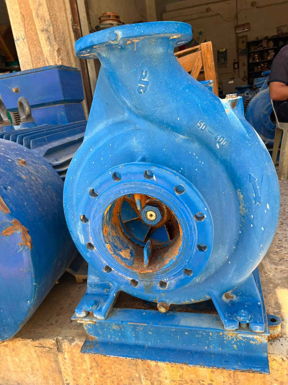 للبيع مضخه 125 احصان تركي معه مضخه 8X6 تركي ستندر هيت 60 ضغط عالي والكيو 320 منر مكعب بلساعه العنوان سامراء رقم هاتف 📞 ***********
