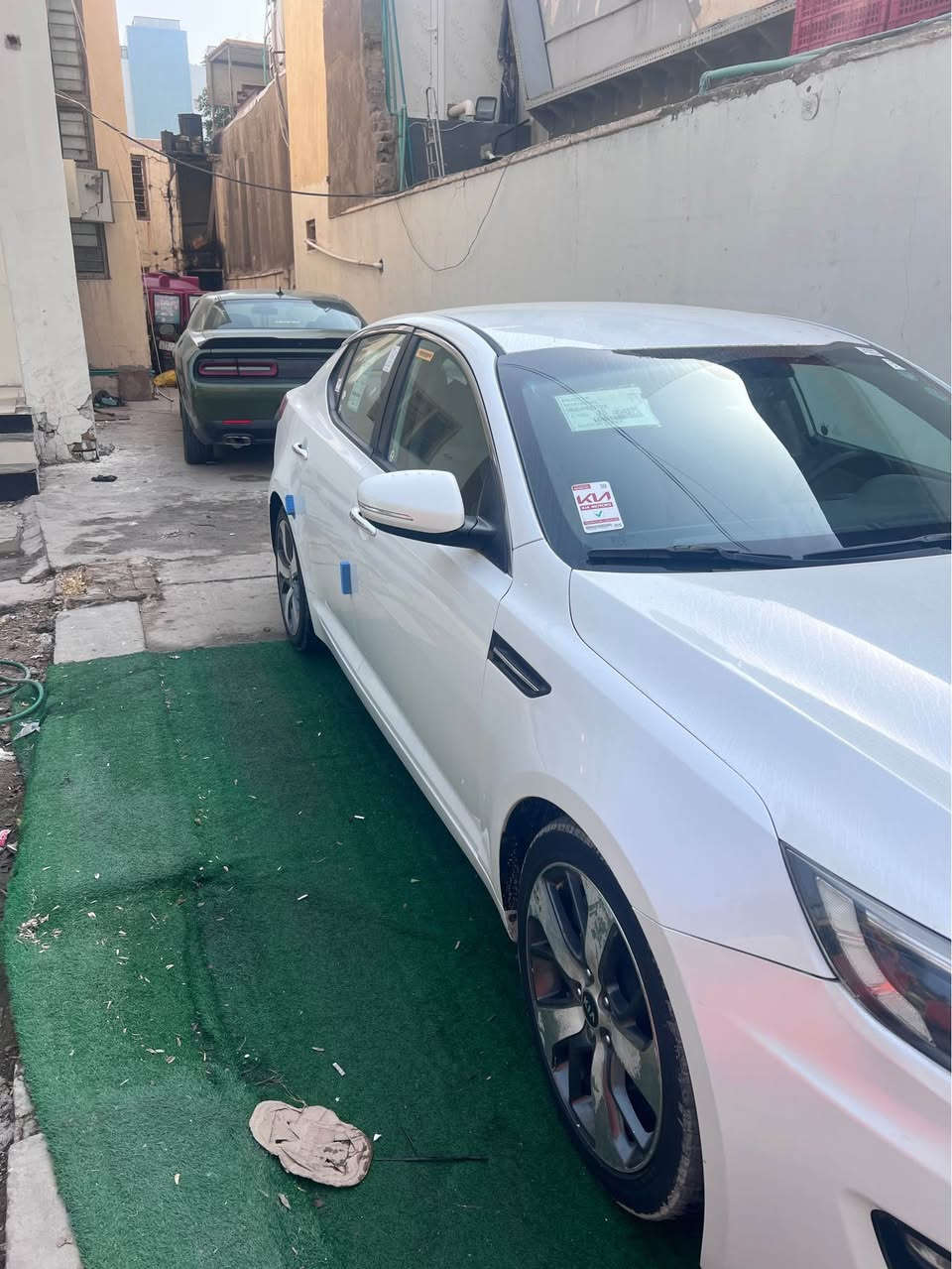 كيا اوبتما 2014 خليجي فول مواصفات بس مو بانوراما رقم اربيل سنويه لل2030 مجدده سياره حلوه مكينه 2400 ما مفتوحه سياره جديده بيها صبغ شوي بلبنيد والجاملغ ما مفتوح لا البنيد ولا الجاملغ نفسهم بيهم شوي صبغ باقي مكفول ما بيها حنه بارد بيها زلغ رصعه موجود بس غيرهم ماكو سياره فول مو بانوراما بصمه مكينه جبيره 
عنوانها بصره 
السعر 135$ وبيها مجال 
الرقم *********** البصرة, العراق
