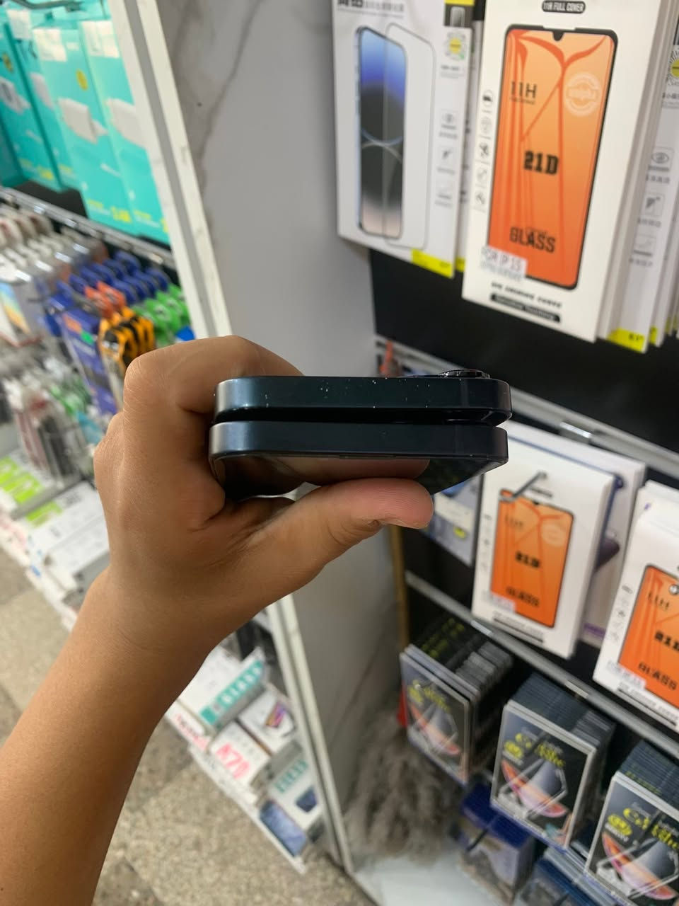 آيفون 13 عادي 🖤
💙128 G
بطاريه 85 🔋
الجهاز وكاله مش مفتوح ولا مغير فيه اشي 💙
عليه عرض 250 مع جميع اغراضو والسعر منهي🖤

آيفون 13 عادي 🖤
 🖤128 G 
بطاريه 87 🔋
الجهاز بصلاة على النبي 🖤
مش مفتوح ولا مغير فيه اشي وكاله 🖤
مطلوب فيه 255 مع جميع اغراضو السعر منهي🖤


**إذا كنت صاحب هذا الإعلان وتريد حذفه لأي سبب، رجاءا أرسل رسالة إلى الدعم الفني**