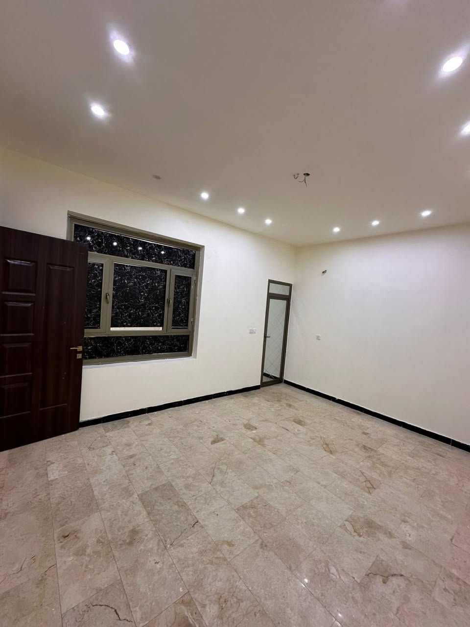 للايجار في السيدية للايجار ...

عقار مميز بالسعر والموقع 📍زيرو مودرن

المساحة 150  والواجهة 6 م والنزال 25 م 

الموقع السيدية الضباط قرب جامع الكبيسي موقع مميز وحيوي قرب خدمات

يحتوي العقار على 5 غرف نوم واستقبال ومطبخ وصالة مع خدمات صحية عدد 4 مدخلين وثلاث طوابق وكراج سياره مع حديقة 

مجهز كاونتر درجة اولى 

ارضيات مرمر واجهة مرمر ابواب درجة اولى ديكورات 

# للاستفسار والمعاينة الأتصال على الأرقام التالية

***********

او زيارة موقع الشركة 📍
بغداد السيدية شارع الخيزران مجاور السيطرة 

شركة آرام للاستثمار والتطوير العقاري 

#عقارات_السيدية  
#بيت_للبيع_السيدية  
#عقارات_بغداد  
#بيت_بغداد  
#السيدية  
#عقار_السيدية  
#بيت_للبيع
