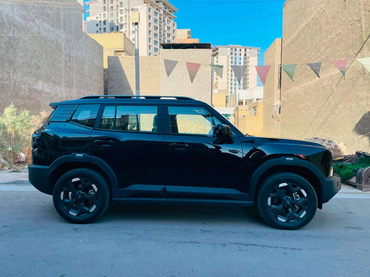 🚙 جيتورT1 لاكجري t موديل 2026 🔥
💰 السعر:
🔹 37,000,000 دينار  رقم بغداد
⚙️ المواصفات:
✅ محرك 2.0 لتر تيربو (4 سلندر)
✅ قوة 254 حصان
✅ ناقل حركة أوتوماتيك 8 سرعات (8AT)
✅ عزم دوران 390 نيوتن.متر
✅ سعة خزان الوقود 70 لتر
✅ تسارع 0 - 100 كم/س خلال 8.6 ثانية
✅ سرعة قصوى 180 كم/س
✅ 5 مقاعد رحبة ومريحة
✅ شاشة وسطية 12.8 إنش
✅ شاشة عدادات رقمية
✅ دعم Apple CarPlay وAndroid Auto
✅ شاحن لاسلكي للهواتف
✅ كاميرات محيطية 360°
✅ حساسات خلفية
✅ مقاعد جلد مع تحكم كهربائي للمقاعد الأمامية
✅ تشغيل بالبصمة ودخول ذكي
✅ مثبت سرعة
✅ أنظمة أمان متعددة
🛡️ ضمان المحرك: 10 سنوات من الوكيل.
📍 شركة هارلم
📞 للاستفسار:*********** السيارة مغلفه ضمان ١٠ سنوات او درع جام هم
