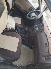 ابيض • محرك ٢٫٥ • رقم ذي قار