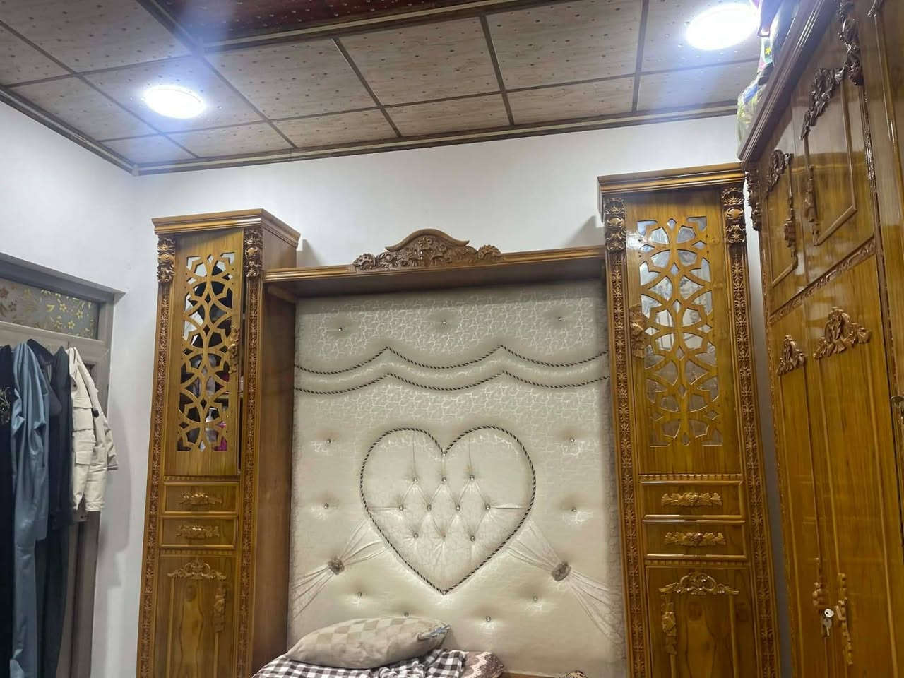 غرفه للبيع نضيفه فصال حديث مستخدمه شي قليل مكلف بل نشر تواصل واتس ***********
