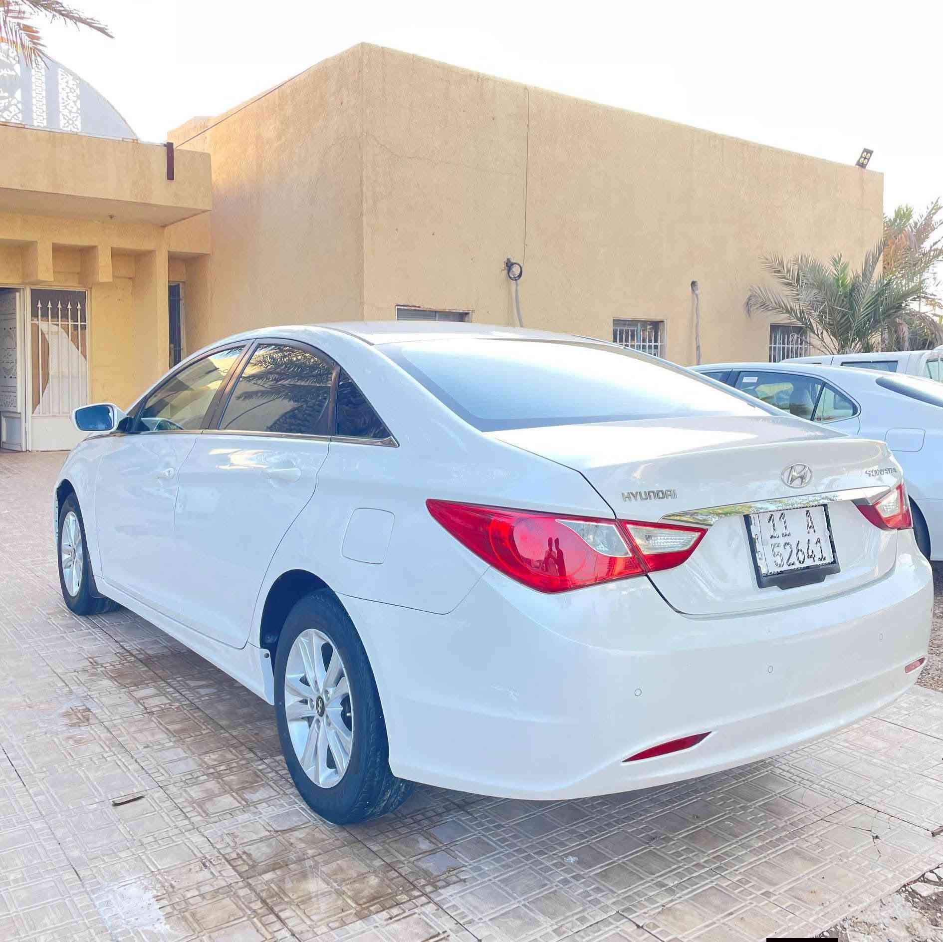 للبيع...نقد فقط  اعتذر عن الاقساط
‏بسعر 110$وبيه مجال بسيط 
‏سوناتا 2011خليجي ابيض 
‏رقم بغداد دولي سنويه بسمي
‏شرط الغرامات والتحويل 
‏ماشيه  133 K
‏
‏✳️محرك 2400
‏
‏تدفئة /تبريد/كهربائيات/صدر/تايرات/كلها مكفوله 
‏
‏🚘سياره استخدام شخصي جديده برغي ما ناقصها Ⓜ️
‏
‏✅سياره بدون ضرر بيها بارد قليل وشخوط فقط 👌🏼 
‏
‏السعر110$💸
‏
‏ 
‏مكان السيارة صلاح الدين العلم
‏للاستفسار  *********** 
‏
