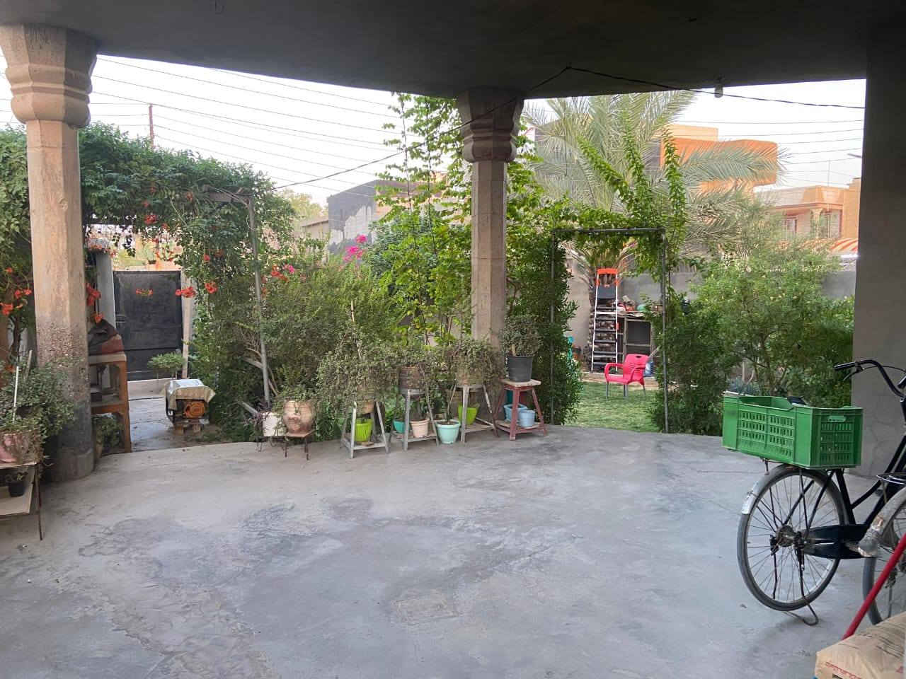 اللهم صل على محمد وآل محمد
#مكلف نشر
دار للبيع في منطقة الحديد طابق ونص ملك صرف مساحة الدار( ٣٢٥متر) ركن قرب المدرسة الصينية  الطابق الاول يحتوي على استقبال ٤×٧ م ومطبخ ٤×٥م و يحتوي على ٢ غرف نوم ٤×٥  تحتوي على ٣ صحيات الطابق الثاني يحتوي  على٢ غرف نوم ٤×٥ مع صحيات قرب شارع ٤٠ للاستفسار ***********
***********
#بيوت #عقارات #بيوت_للبيع #شراء_عقارات
