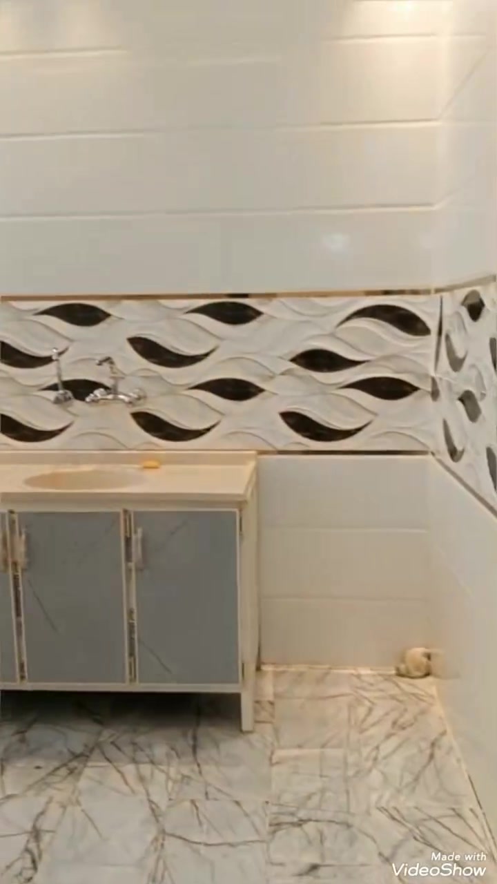 ألسلام عليكم ورحمة الله وبركاته ..بيت للبيع حي العباس قرب مولدة صدام للإستفسار اتصال على الرقم ***********
