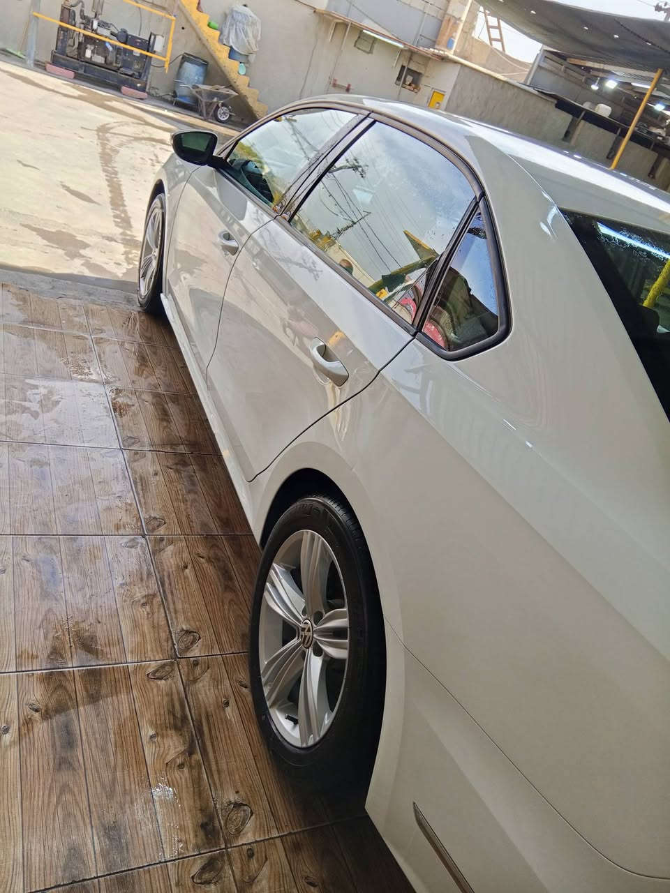 باصات 2018خليجي 5سلندر ماشيه77الف سياره كلين بدون ضربه ولا تعديل بس بيها جامرلغ امامي رش بدون فتح ولا تبديل بلادي علمود شخوط هزه وفحص جديد مكان السياره كركوك /***********/سعر (186)بي مجال
