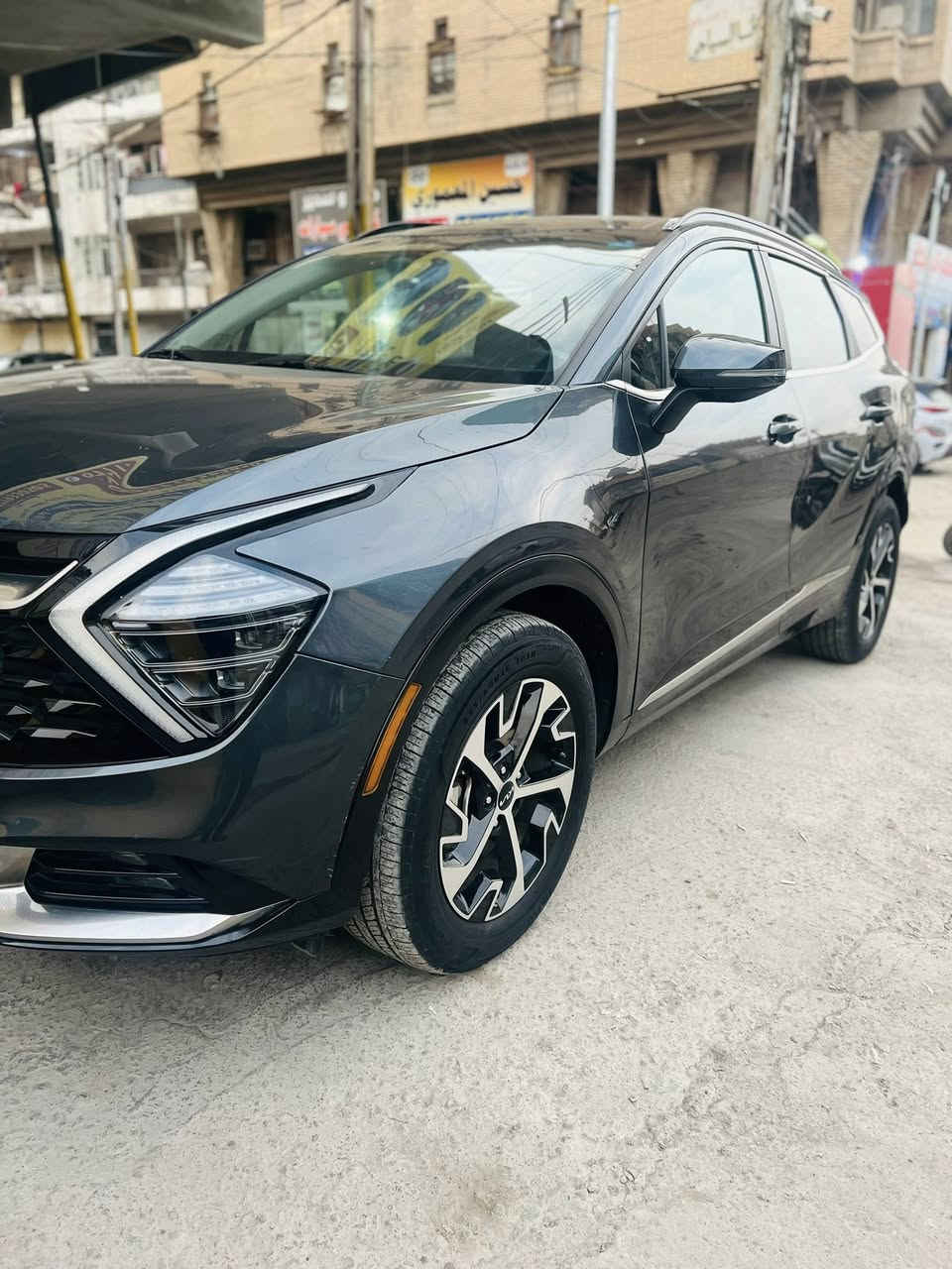 ﷽
للبيع كيا سبورتاج هايبرد Ex
موديل 2023
ماشيه 45الف كيلو 
رقم بغداد الجديد 
مواصفات 
بنوراما 
كراسي جلد 
هيتو كراسي 
قياده ذاتيه 
أوتو بارك 
كرسي كهرباء 
تحكم مقود 
شاشه كبيره 
فور ويل دفع رباعي 
صندوق شفط 
حساس خلفي 
اشاره بالمري
فول واصفات 
الضرر 
كصة لغد يمين 
وتبديل نفس اللون البنيد وجاملغات عدد2
صبغ باب سايق 
صبغ باب خلف السايق 
صبغ جاملغ خلفي السايق 
العنوان بغداد الدوره 
الي يعجبه خلي يتصل والسعر عل خاص 
السياره مابيها اي نقص 
***********
