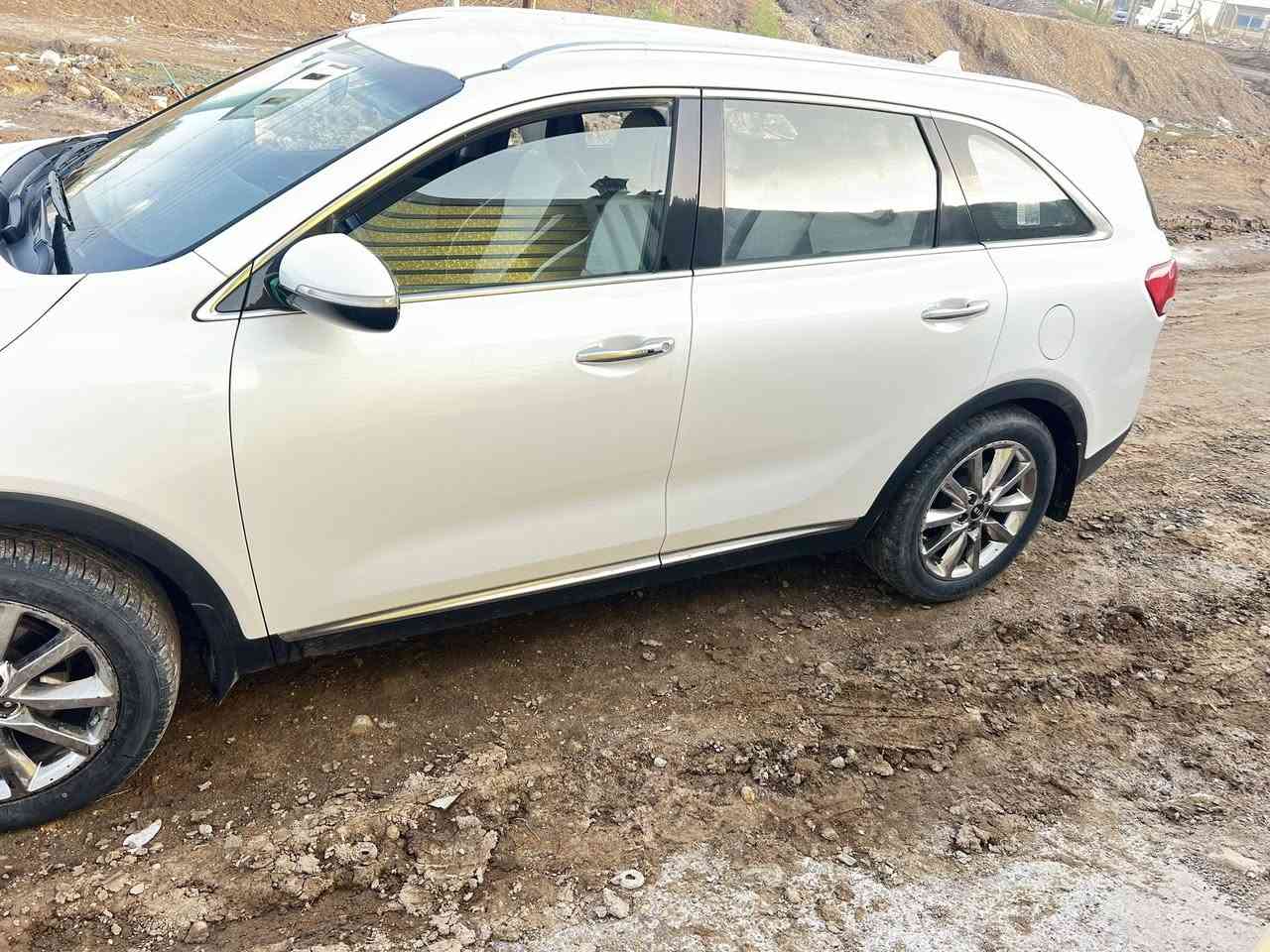 للبيع كيا سورنتو موديل 2018 رقم واسط انكليزي ٦ سلندر

 مكفوله كفاله عامه من ضربه وصبغ وتبديل فقط بارد مكينه مفتوحه 
وكير على وضع الشركه ماشيه 190 الف 

سعرها 200  وبيها مجال بسيط الكوت مركز المدينه 

            عيد أضحى مبارك لله 

اتصال ***********
