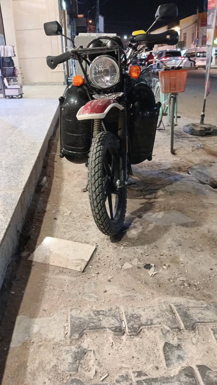 سلام عليكم دراجه دايواند جبلي موديل 23 اوراق كامله شرط ترقيم السعر 1300وبيهة مجال  العنوان المحموديه رقم ***********
