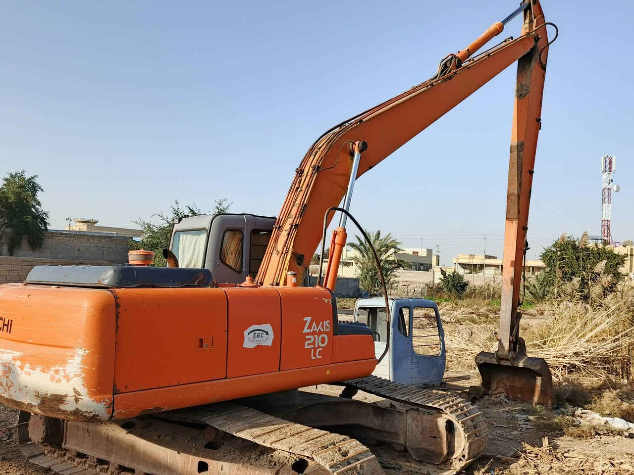 السلام عليكم حفاره زت البيع مكفوله كفاله عامه مديل 2006 مكلف بنشر الشراي يتصل ***********
