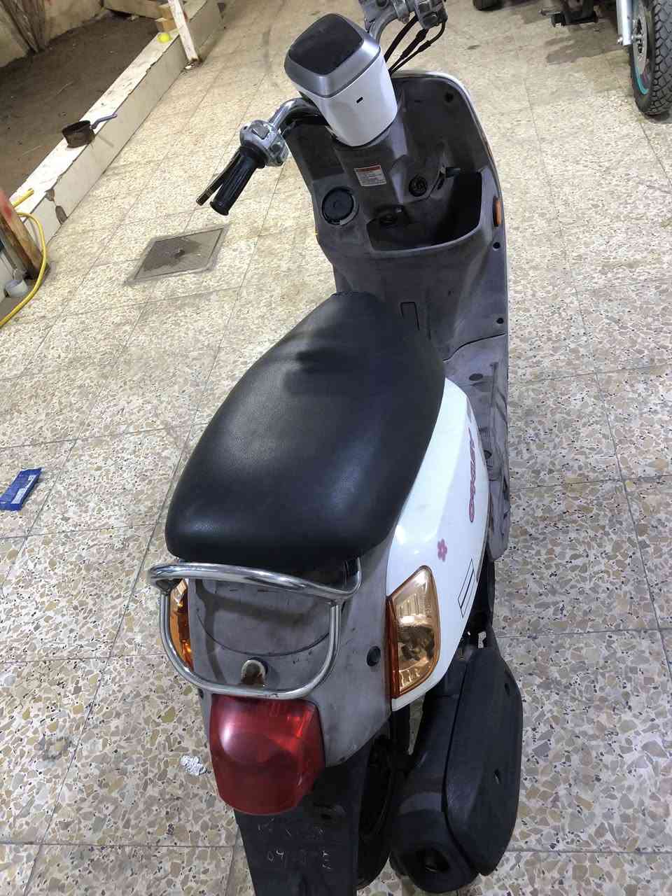 السلام عليكم بوليس مسطره كفاله عامه شلعه ومعدل تجي وتشوف بعينك صارلي شهرين من منزلها من رمبه كامله مكمله سعر 1200وبيها مجال مكاني بصره معقل وتساب ***********
