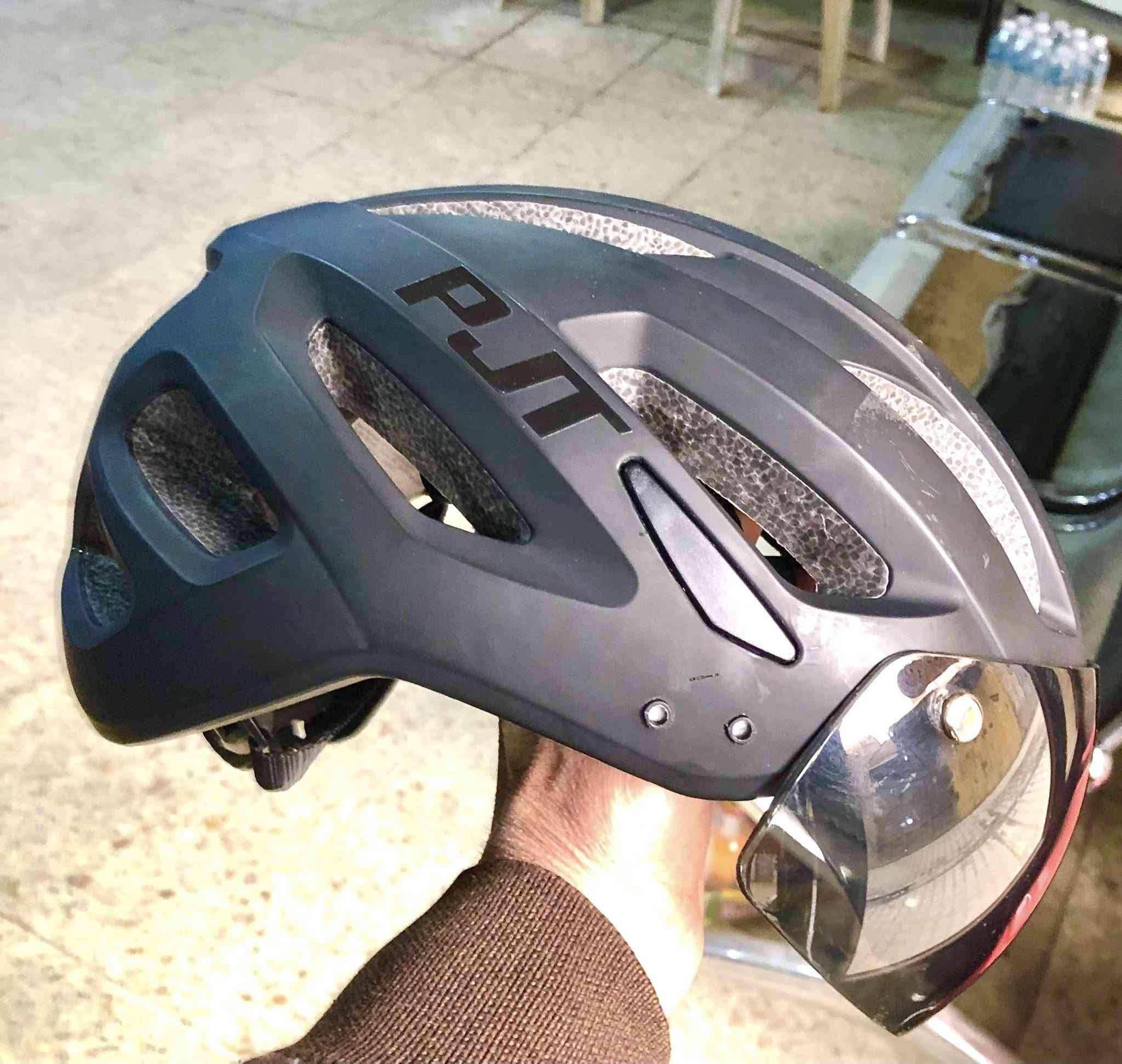 خوذه للبيع قياس لارج تحتوي على نضاره مع شمسيه تركيب سعر ١٥ الف مستخدم


**إذا كنت صاحب هذا الإعلان وتريد حذفه لأي سبب، رجاءا أرسل رسالة إلى الدعم الفني**