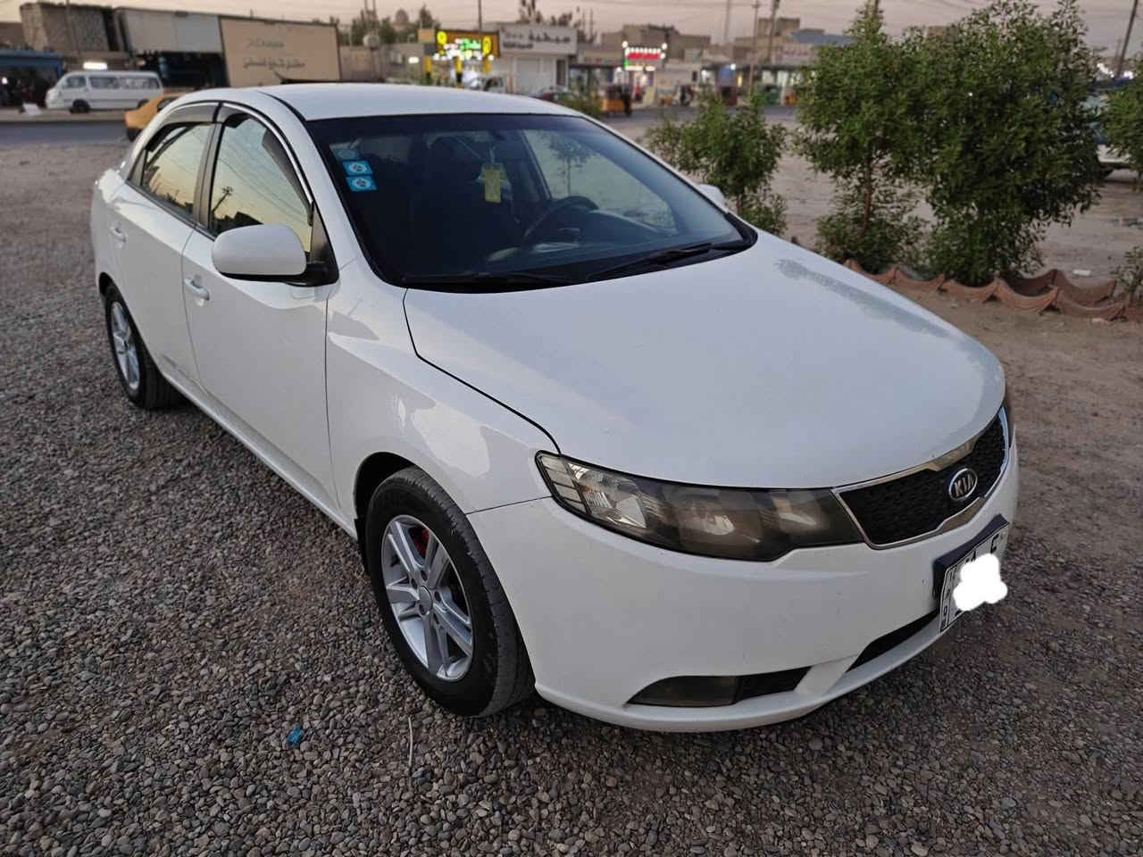 للبيع
سلام عليكم كيا سيراتو خليجي 
مكينه 1600 ماشيه248الف بيها مكانات صبغ فقط بدون حادث بدون تبديل 
سعر 85 ورقه وبي مجال 
مكان بغداد للاتصال ***********
