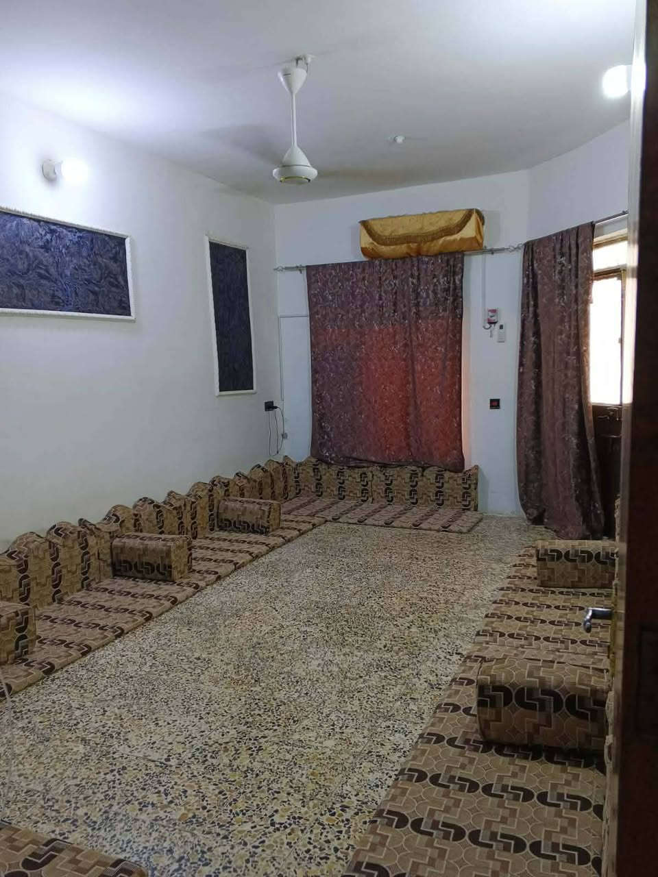 جبتلكم اليوم حلويات العيد وينهم الي يدورون الاناقة والرقي و الاستقرار بيت للبيع 150م  (6*25) حي العامل  (حي الأمير 2) قرب المول طابقين 3غرف نوم واستقبال وصالة ومطبخ وصحيات وكراج كبير  طابو صرف خدمات متكاملة ٪٪
او مراوس ببيت مطلوب الطابق الثاني غرفتين وغرفه غير مكتملة نقص بسيط بالطابق الثاني
خط كيات حي العامل قريب جدا
نظيف جدا

الرقم ***********
بي واتساب
و كل الهلا 
شكرا ادمن على الموافقة
