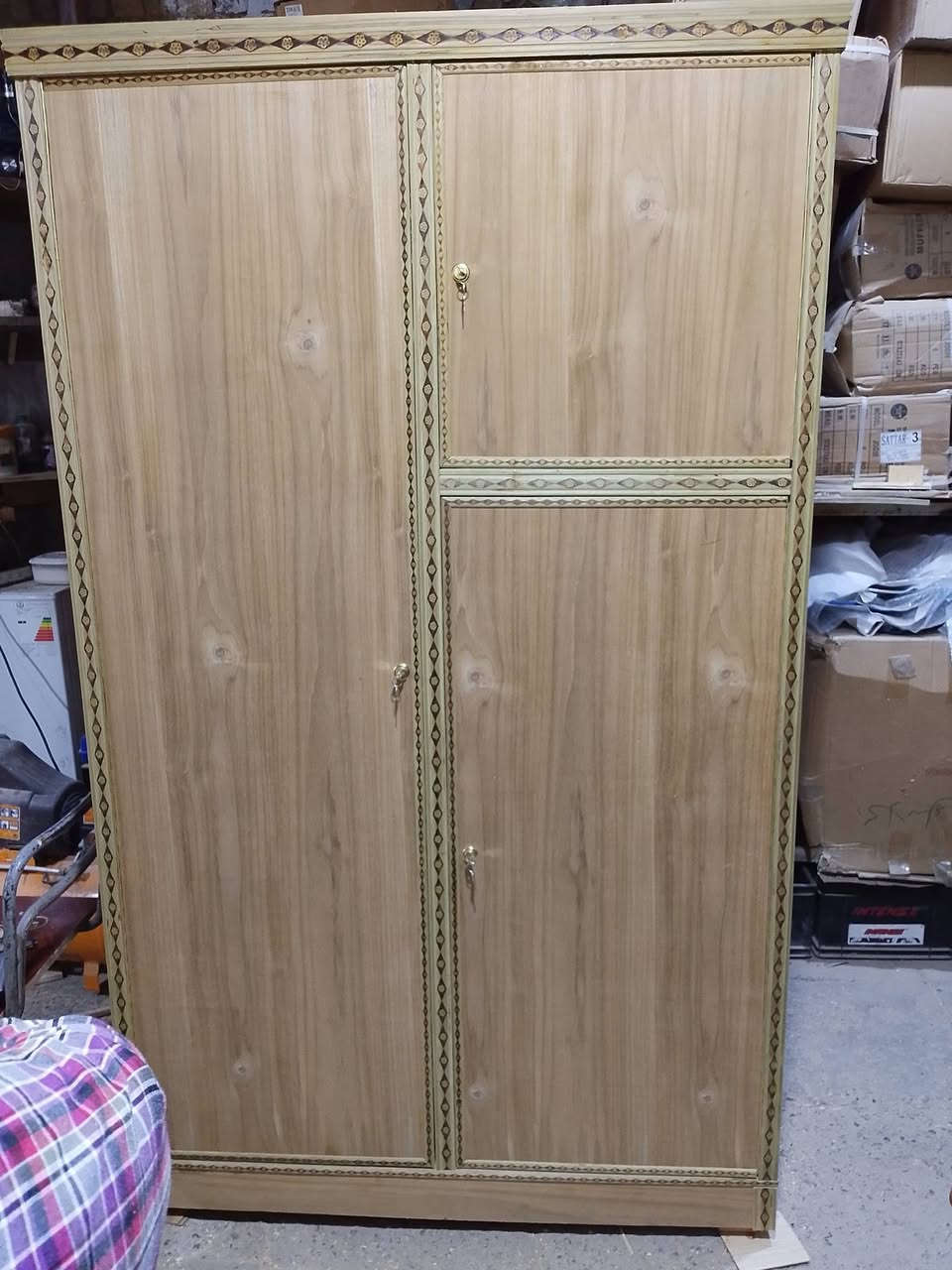 كناتير جمله و مفرد شغل درجه اولى
العنوان/ البصره القديمه قرب شارع بشار 
رقم الهاتف/ *********** / ابو امين النجار
