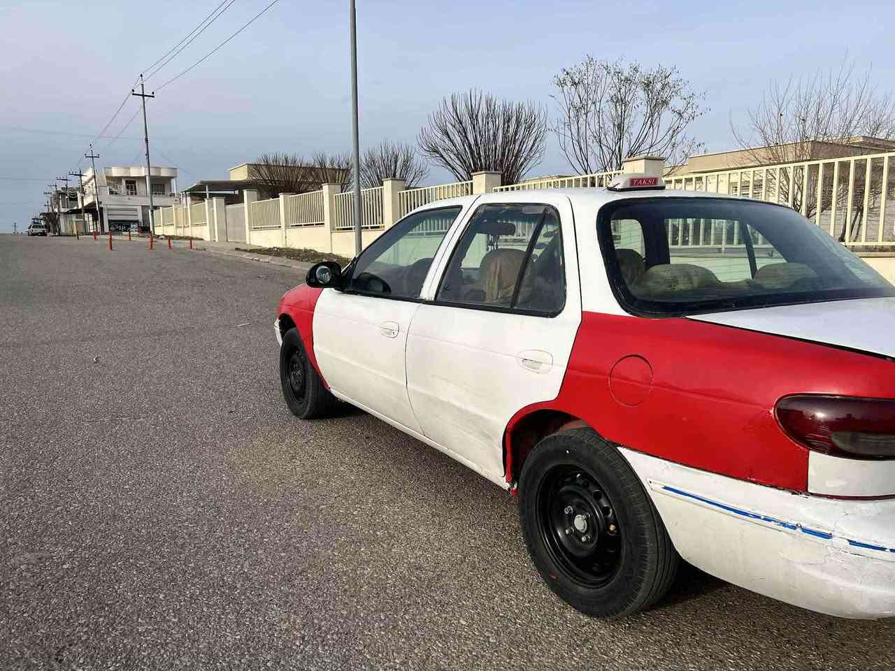 كياى سڤيا موديل 1994
ته كسى ***********
ئارمى پلاستيكى هـه ولير به شرت
گير عادى به شرت
كلاجو عينن و بولبرين كلاج تازه كوراوه 
پاوه رو مجموعى سوكان به شرت 
كاره باى باش 
پيشى درايم شفتى تازه 
بوشى ته بله تازه 
روتو بولتى تازه 
ده عمى قورسى نيه 
مه كينه 16به س لاسيك گيتى گورى ئه ويت 
تايه زؤر باش 
نرخى14 لاو معا مه له 
شوين چم چمال شمشمل, السليمانية
