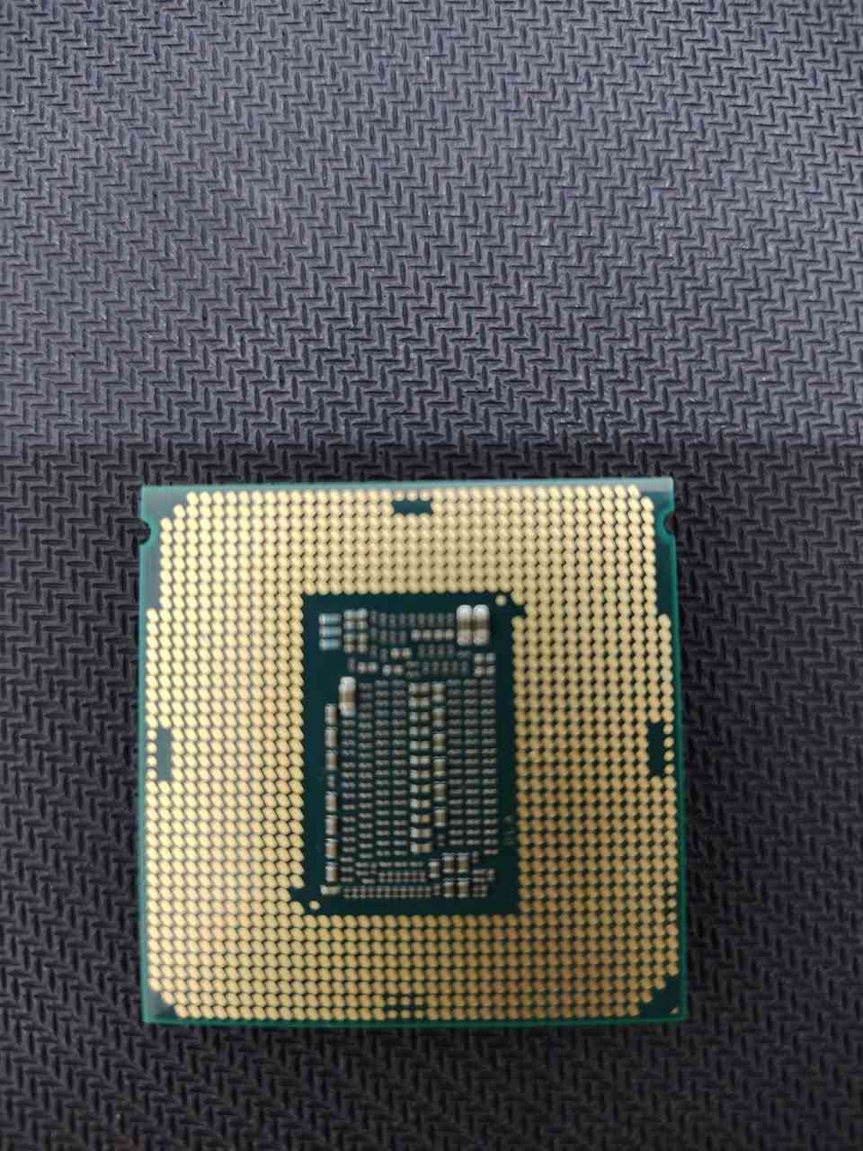 معالج I7 9700K قوي و قابل لكسر السرعه ويحتوي على كرت شاشه داخلي يستطيع تشغيل الالعاب الخفيفه مفيد بالتصفح وتكدر تشدله اي كرت شاشه خارجي لحد RTX 5060 بدون عنق زجاجي
العنوان بصره
راسلني خاص وحط السعر اليعجبك وتدلل
اكدر اوفرلك توصيل اذا تريد بس تدفع عربون


**إذا كنت صاحب هذا الإعلان وتريد حذفه لأي سبب، رجاءا أرسل رسالة إلى الدعم الفني**