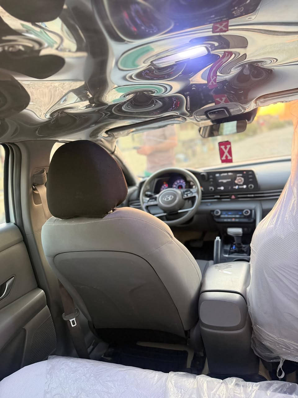 النترا موديل2021  سعر 117وبيها مجال قليل  بدون دواخل.  ايرباك راجع  المواصفات محرك 2000 دوش بصمه  رادار امامي وجوانب ويل كب لد امامي خلفي كامره وشاشه وحساس كير ايتي  محرك تبريد مكفول  هزه وسنويه ورقم جديد بغداد  مجال بسيط العنوان بغداد الامين 
موبايل ***********
