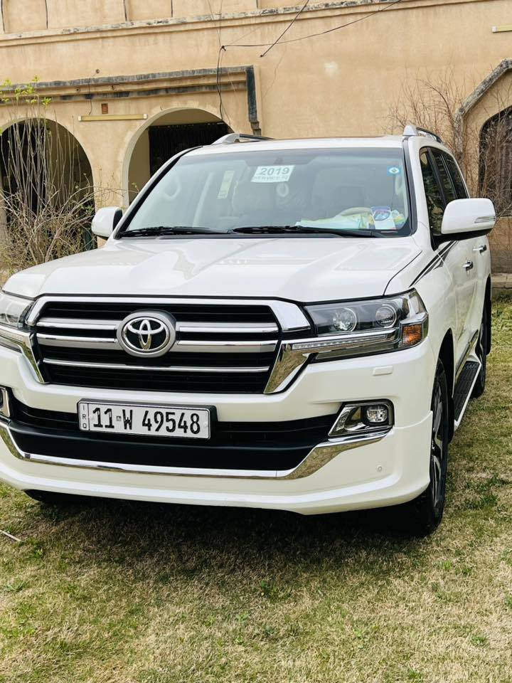 سلام عليكم
للبيع تيوتا لاندكروزر 2019 وكاله ساز فول مواصفات 

رقم بغداد باسمي سياره جديده بمعنى الكلمه مكفوله كفاله عامه شرط السونار كير مكينه كفاله تخم تاير جديد. مكان السياره الحله الهاتف ***********
