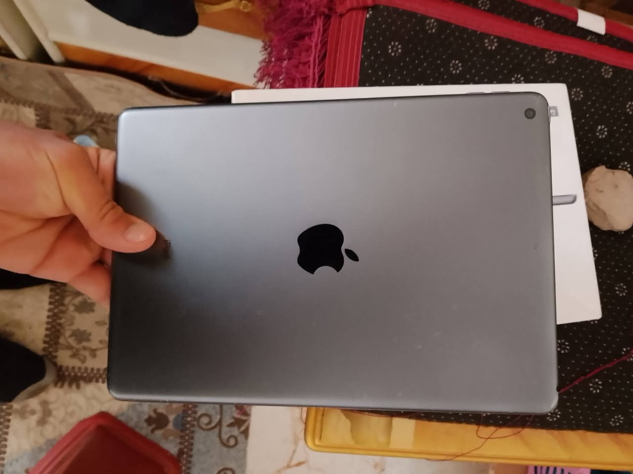 اسلام عليكم ايباد 9 ذاكره 64 كامل ملحقات
نضيف مامفتوح ولا داخل صيانه ولا طالع من بيت مال جناي عل ايد 
بي فقط كدمات بلضهر خفيفه مكاني كربلاء السعر 230 وبي مجال ***********
