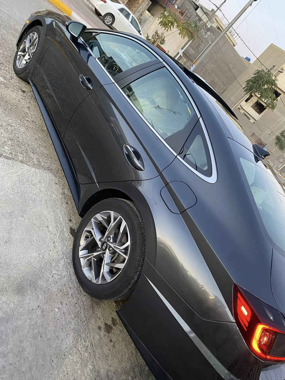 السلام عليكم
للبيع سوناتا موديل 2021 لون نفطي وارد امريكي حادث خلفي قطعة وحده فقط بدون ايرباك فول مواصفات داخل ابيض ماشية 44السيارة الجديدة كل نقص مابيها رقم اربيل بسمي تريد تحويل او وكاله العنوان بغداد/الكرخ هـ(***********)
